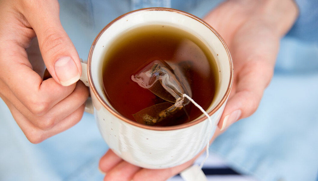 Värm ditt te i mikrovågsugnen!