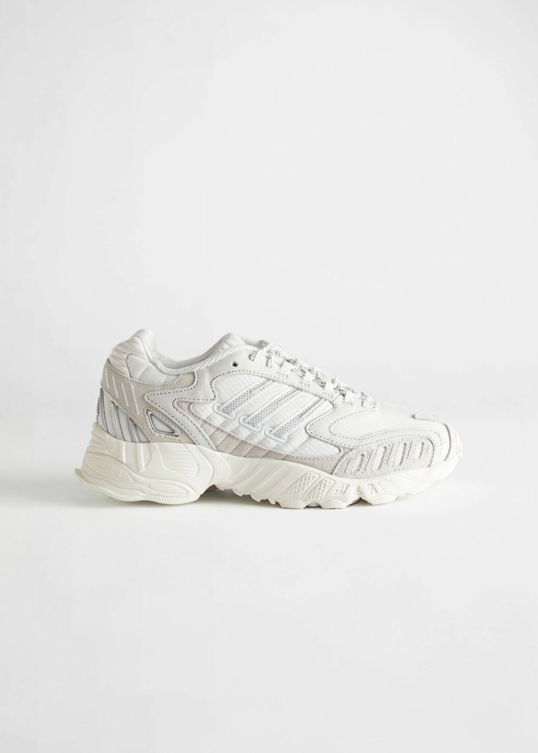 Sneakers från Adidas.