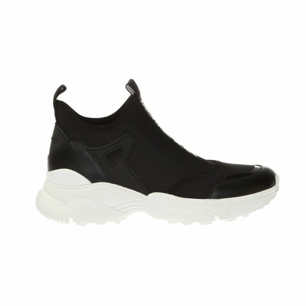 Svarta "slipin" sneakers med skön passform utan snörning från Michael michael Kors.
