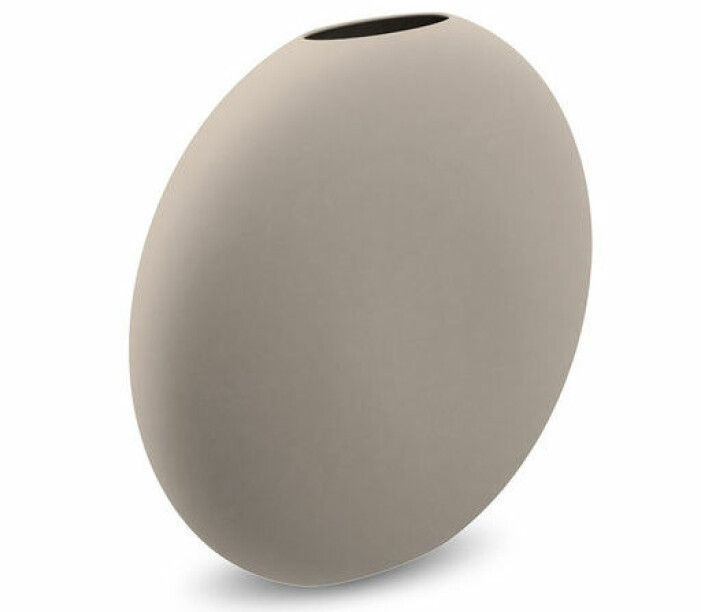 beige vas