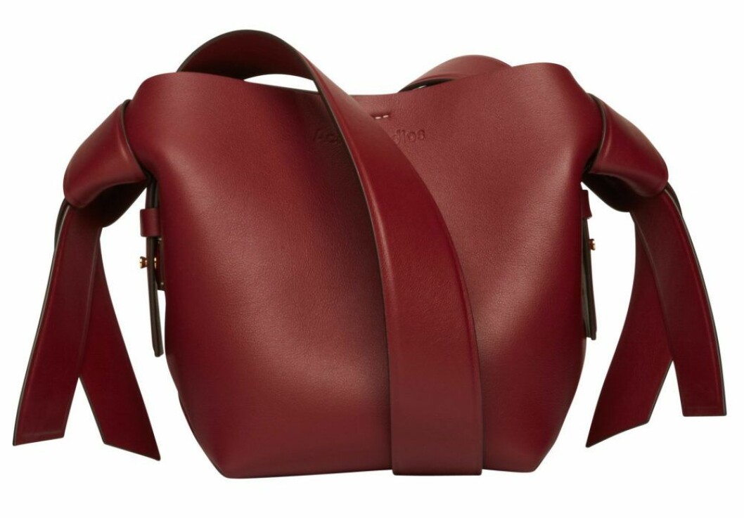 Acne Studios klassiker i säsongens färg.