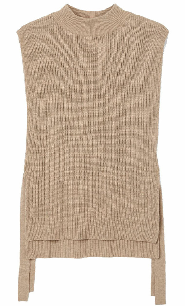 beige stickad väst med öppna sidor