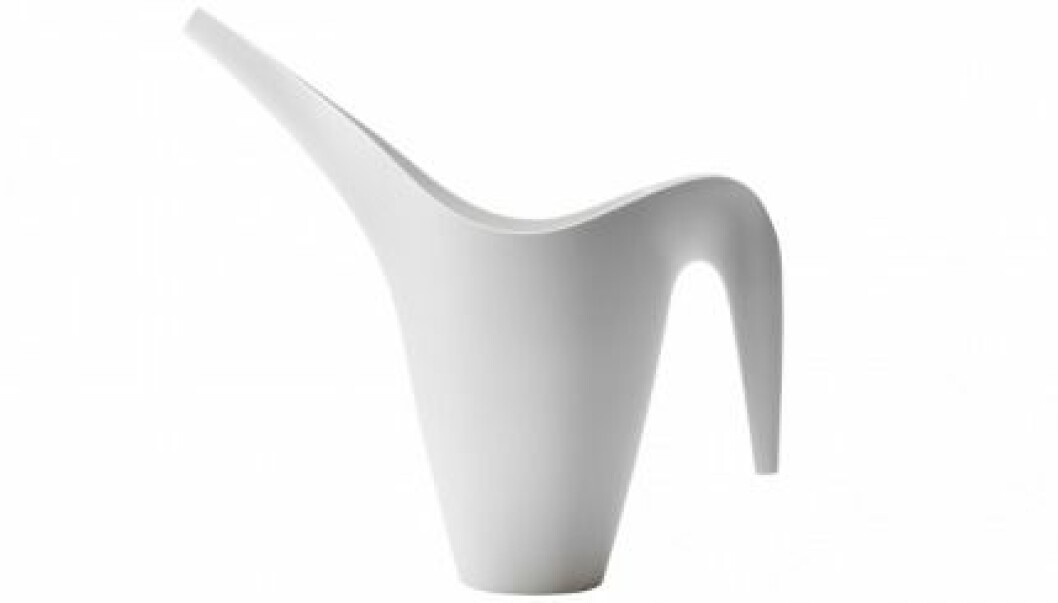 Vattenkannan Ikea PS 2002, design Monika Mulder,måste ha sålts i miljoner exemplar! En supersnygg, lätt och funktionell vattenkanna. Och priset är helt oslagbart – 9 kr! vattenkanna-ikea