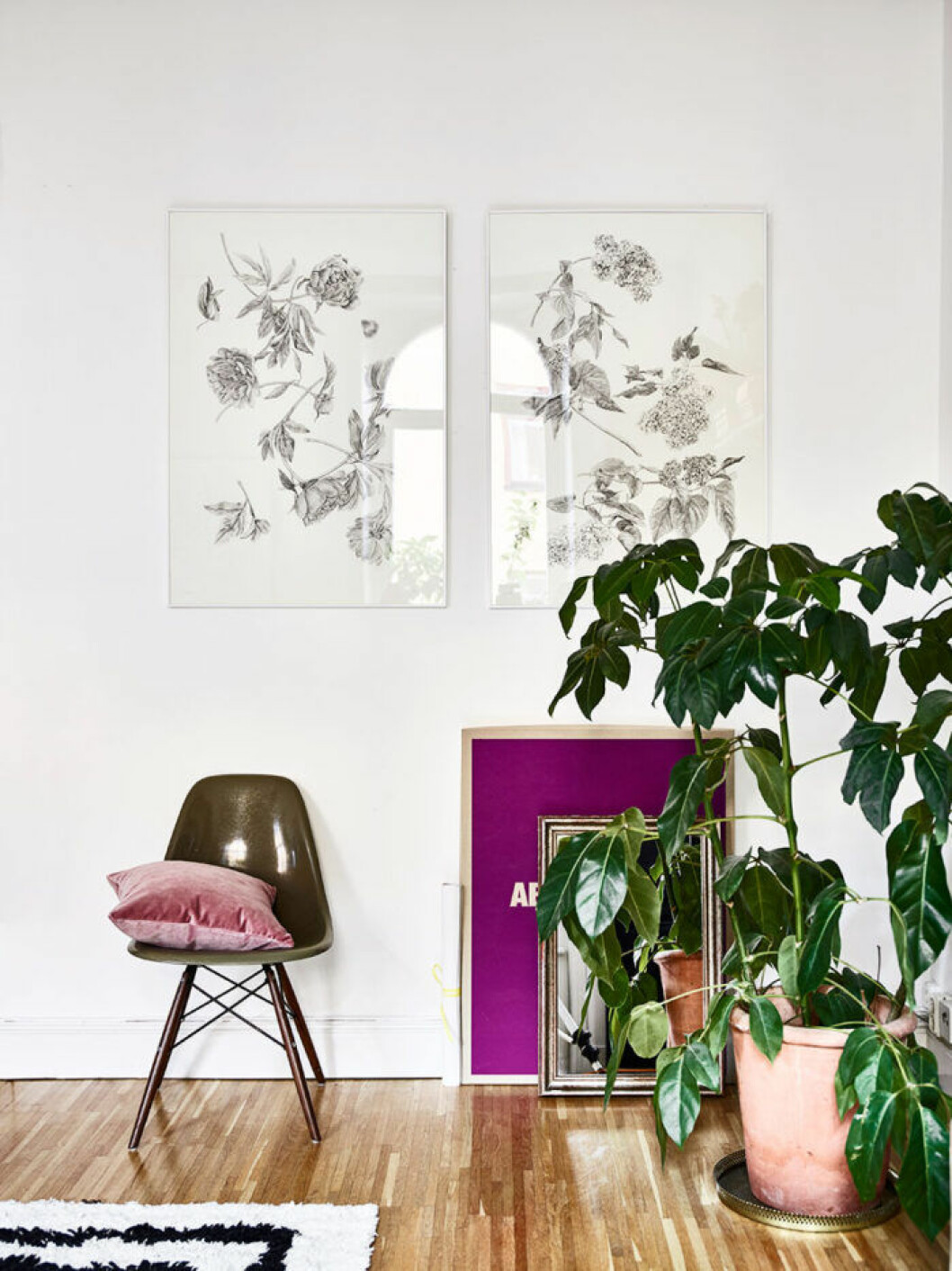 Foto: Andrea Papini, stylist: Saša Antic. Syns i: <a href="https://www.elle.se/decoration/kika-in-i-var-nya-bloggare-amelia-widells-drommiga-hem/" target="_blank" rel="noopener">”Kika in i Amelia Widells magiska hem”.</a> Växttrender 2019