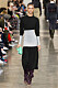 Victoria Beckham aw19, svart klänning med blockfärger.