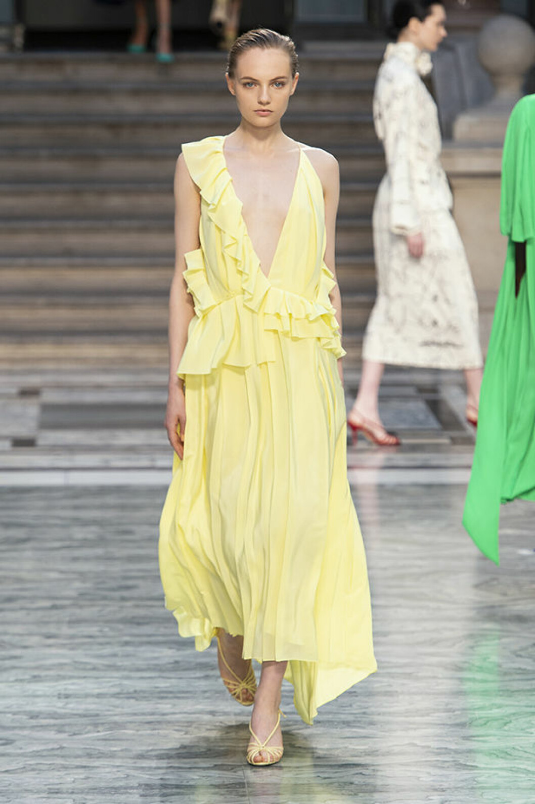Victoria Beckham SS20. Victoria Beckham SS20.