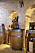 En av Apuliens alla vinbutiker.