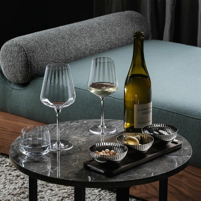 Vackra kristallglas med en spännande böljande form från Georg Jensen. <a target="_blank" rel="nofollow" href="https://to.nordicnest.se/t/t?a=1719022793&as=1213658063&t=2&tk=1&url=https://www.nordicnest.se/varumarken/georg-jensen/Bernadotte-rodvinsglas-6-1/&epi=ED-inr—vinglas-georgjensen-rafflad-">Klicka på bilden för att komma direkt till glasen</a>. Vinglas Bernadotte Georg Jensen