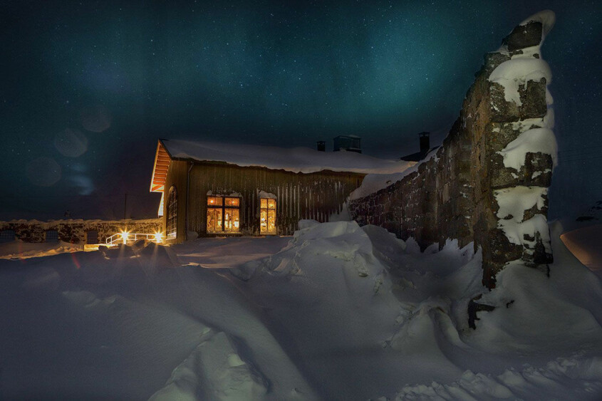 Niehku betyder ”dröm” på nordsamiska, och det är precis så som många beskriver det här hotellet. Foto: Erik Nissen Johansen semester i vinter på Neihku Mountain Villa vid Riksgränsen i Sverige