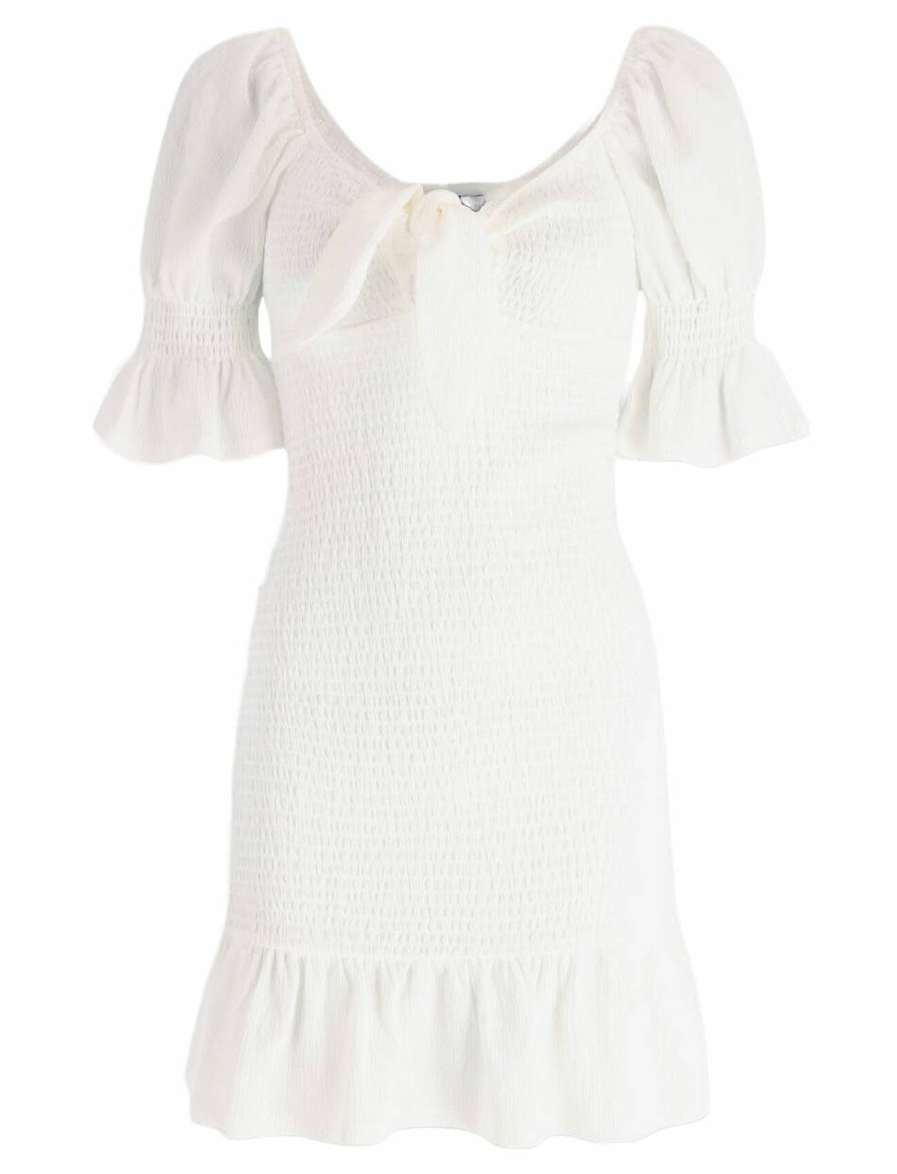 vit klänning med smock från gina tricot
