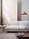 vit soffa i minimalistisk design från Gubi