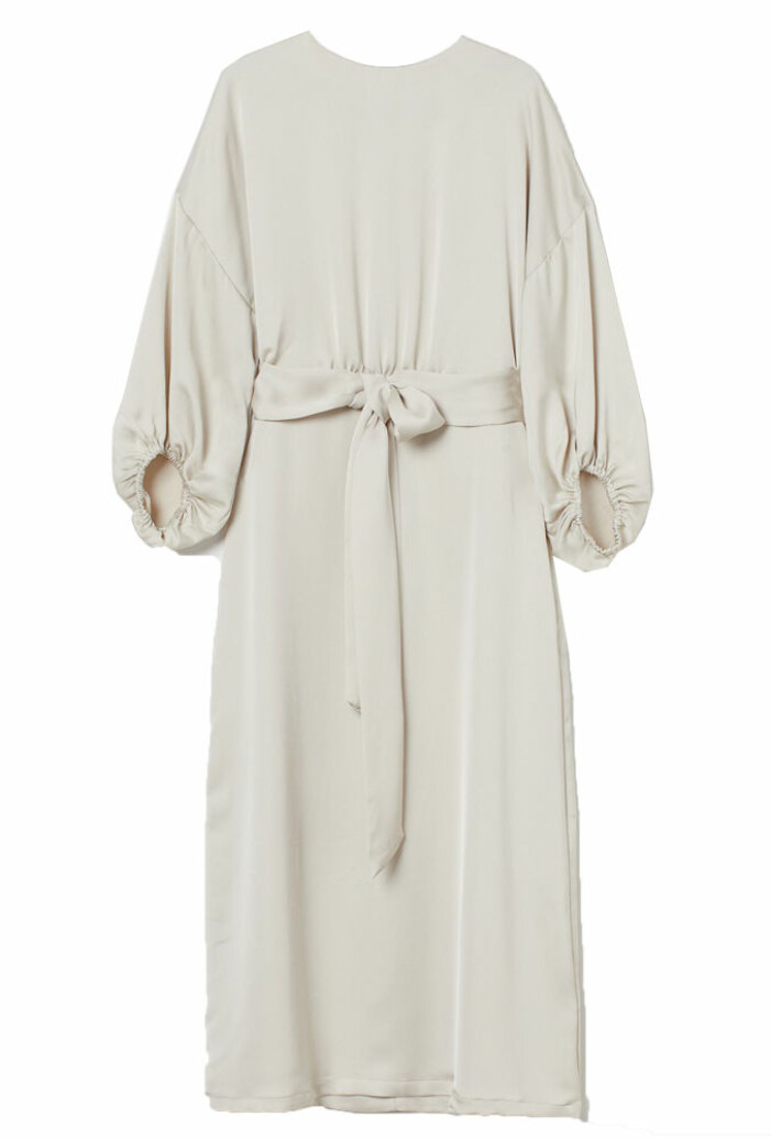 vit satinklänning från H&M