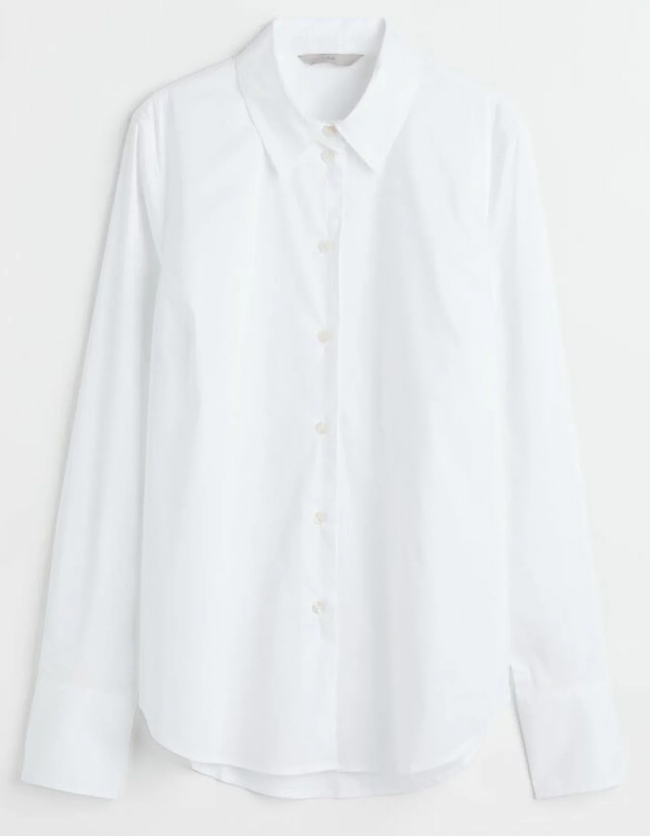 skjorta i rak modell som är tillverkad i bomull från H&amp;M