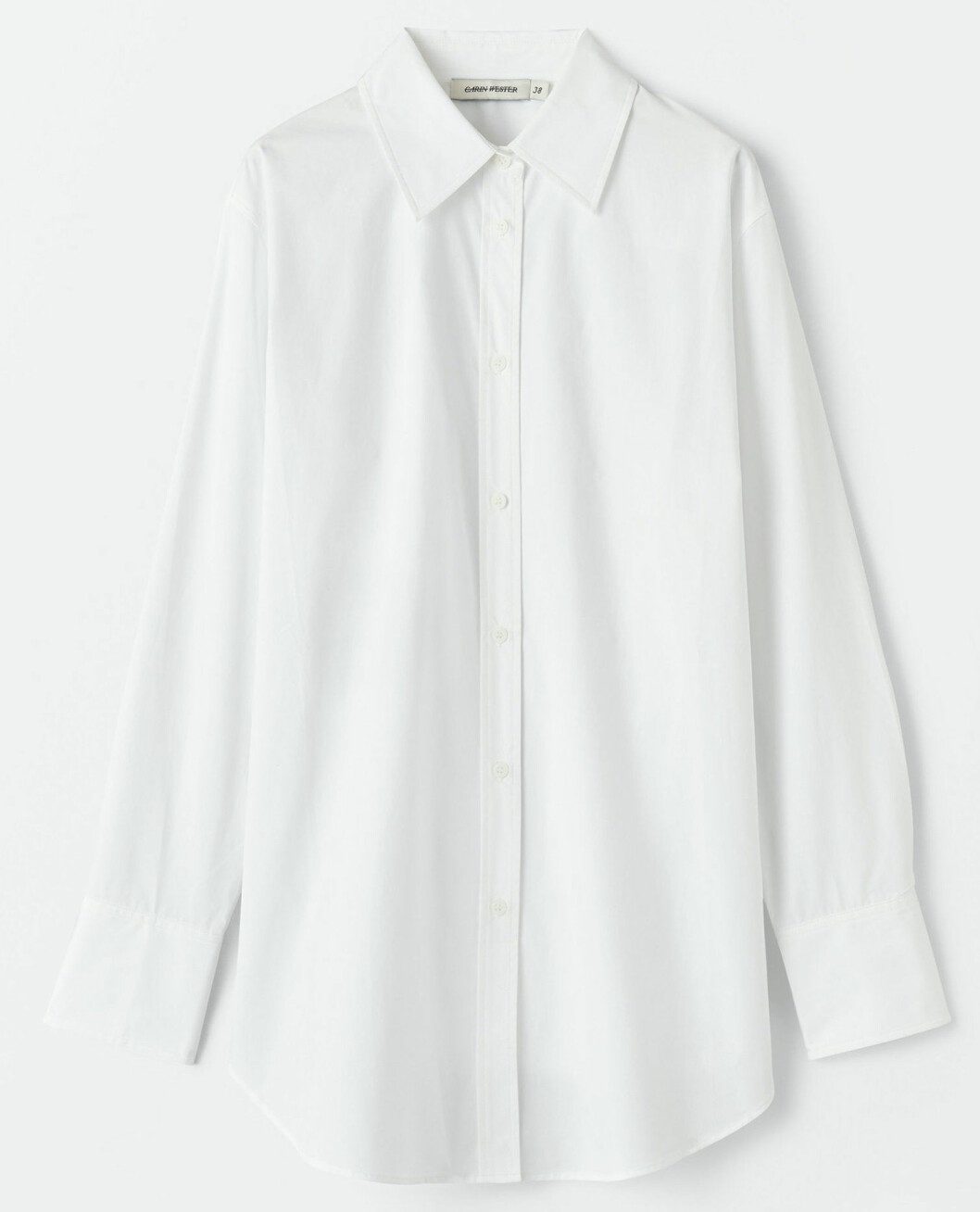 En vit klassiker i oversized modell passar oavsett styling och tillfälle. Denna kommer från Carin Wester.