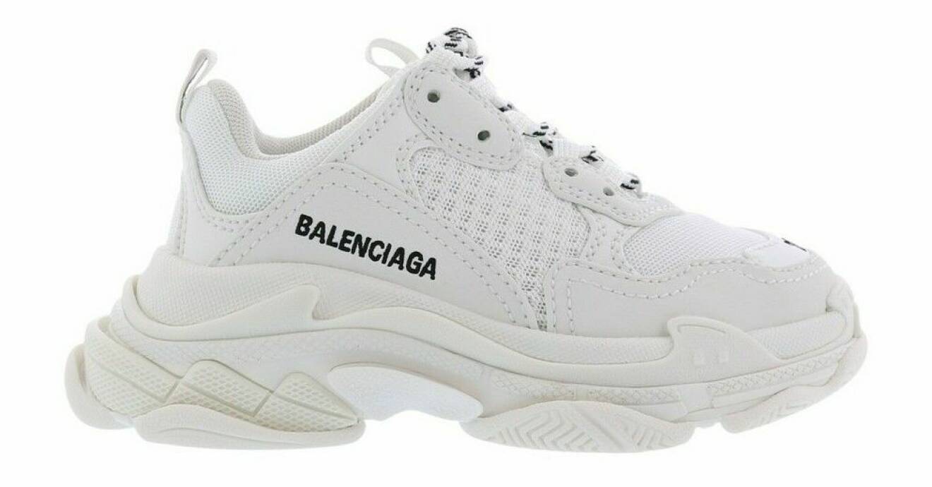 Vita chunky sneakers från Balenciaga.