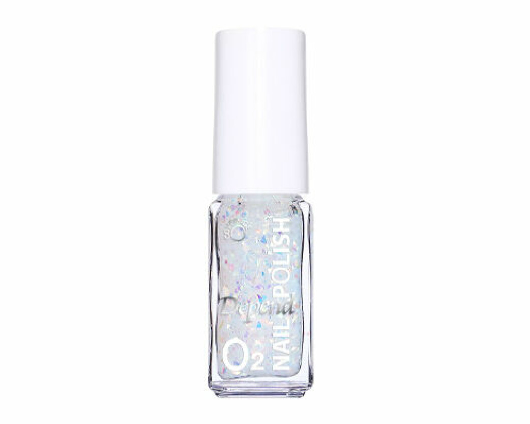 vita naglar med glitter nagellack skimmer manikyr