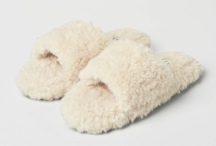 Vita teddytofflor från Carin Wester.