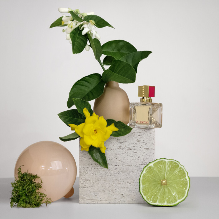 Voce Viva är en frisk fläkt med bergamott och "crystal moss". Valentino Voce Viva