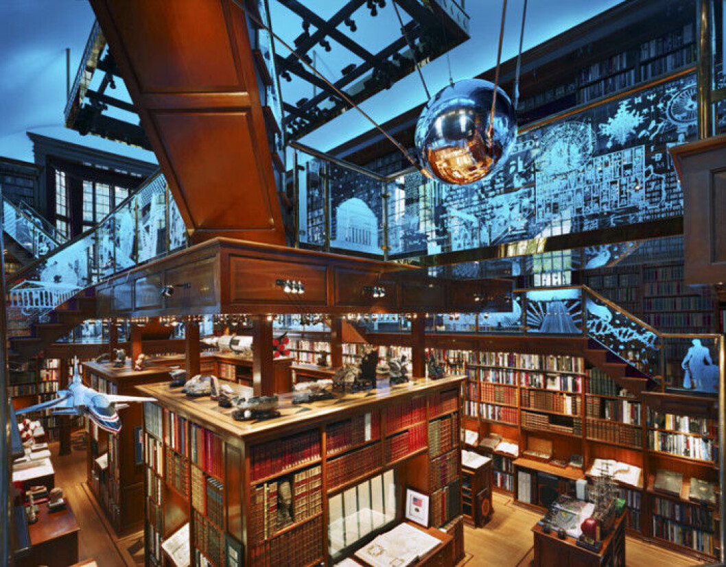 Bild via: <a href="http://www.andrewlmoore.com/photography/works-in-progress/walker-library-2/" target="_blank" rel="noopener">www.andrewlmoore.com</a> Walker_Library-2