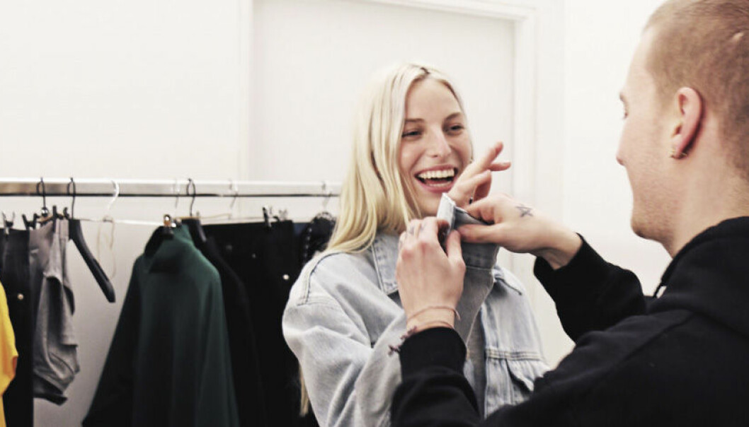 Weekday lanserar 5 nya jeansmodeller – se backstagebilder från plåtningen