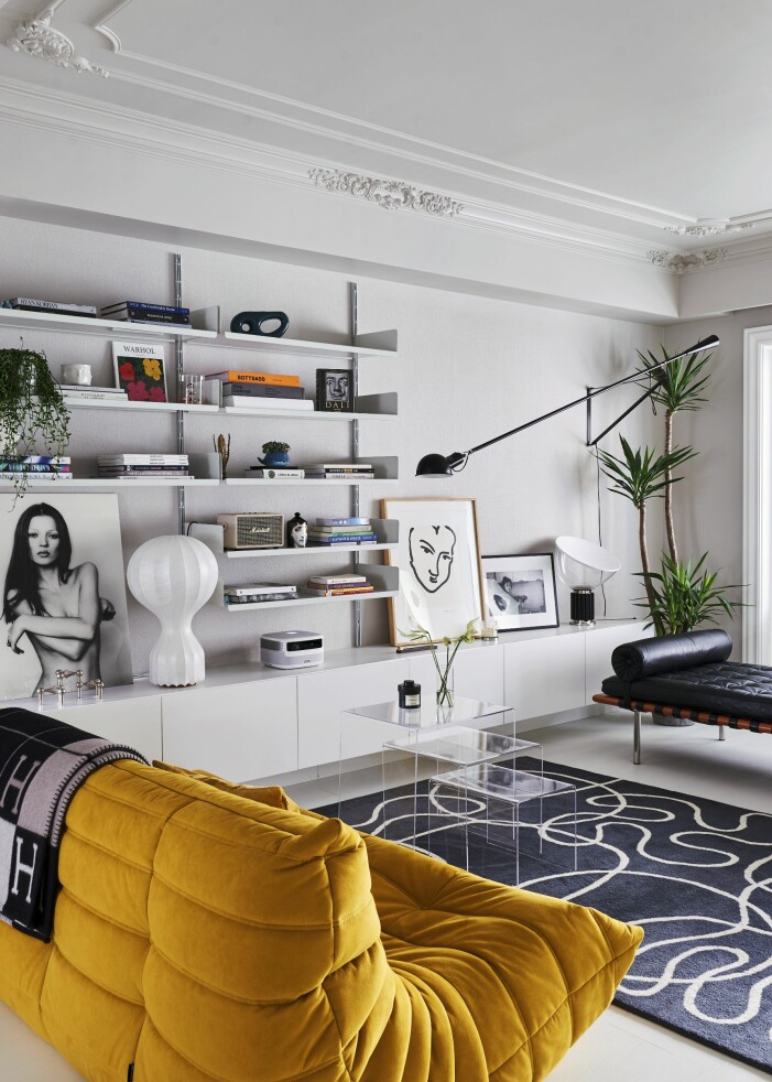 Hemma hos designern Wenbin Lee i Wuhan vardagsrum flos ligne roset