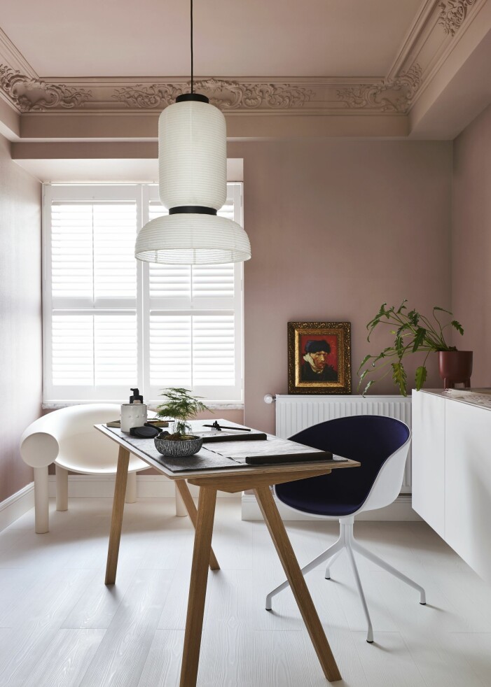 Hemma hos designern Wenbin Lee i Wuhan arbetsrum