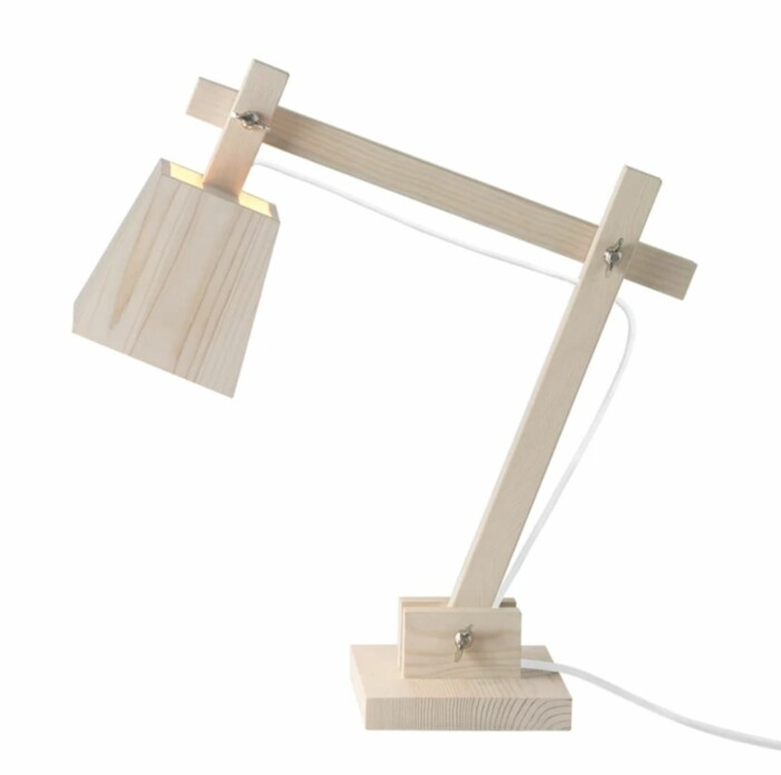 Lampa i trä från muuto