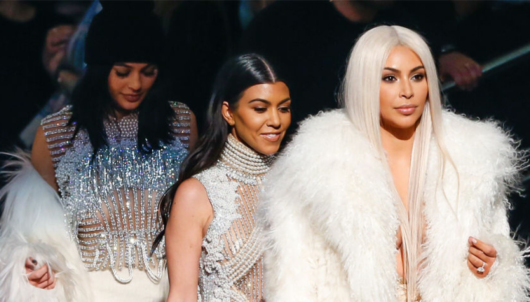 Familjen Kardashians Yeezy-style – Kim tillbaka som blond (!)