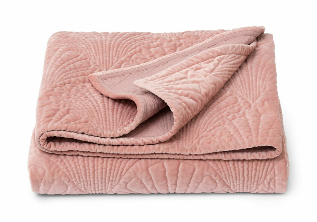 Zelda överkast i rosa från Åhléns